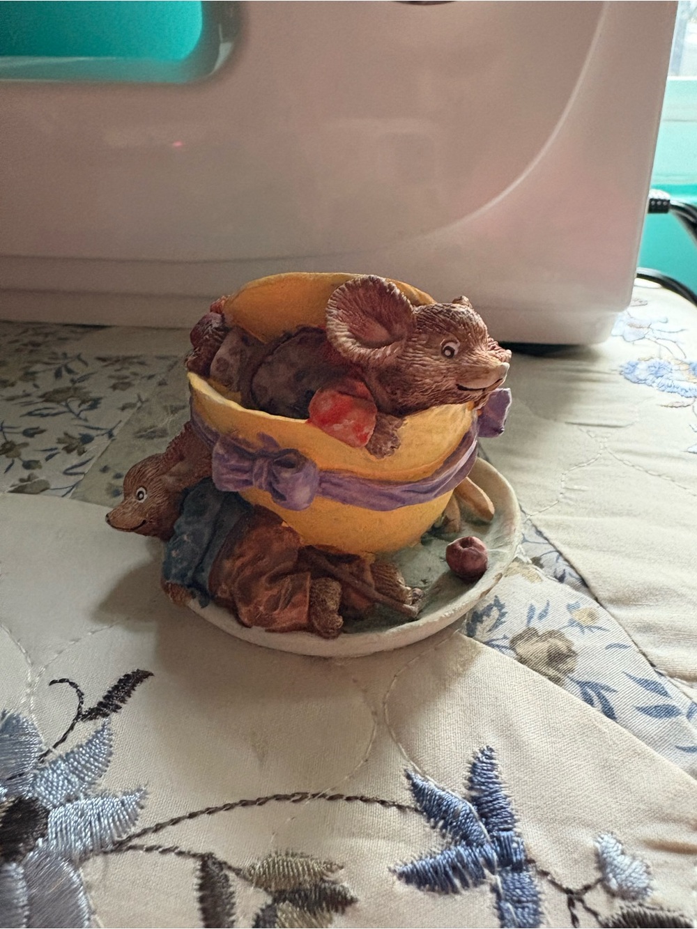 1999 Vintage Cottagecore Mice Small Wooden Trinket